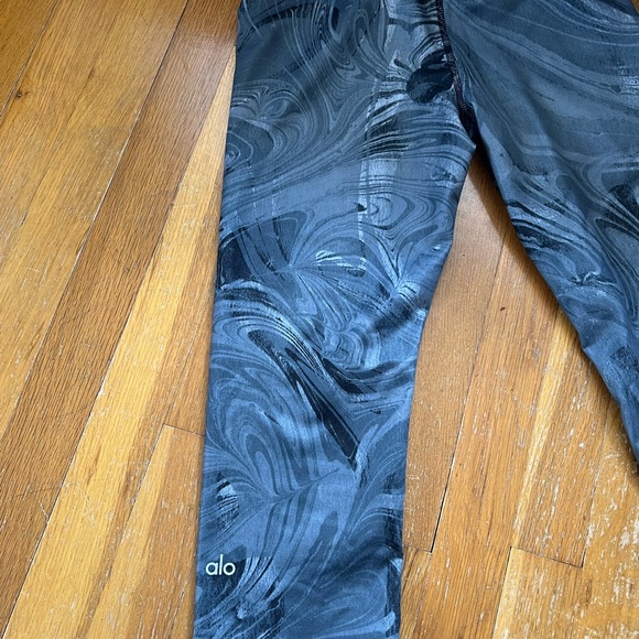 Alo legging capris - Picture 5 of 5
